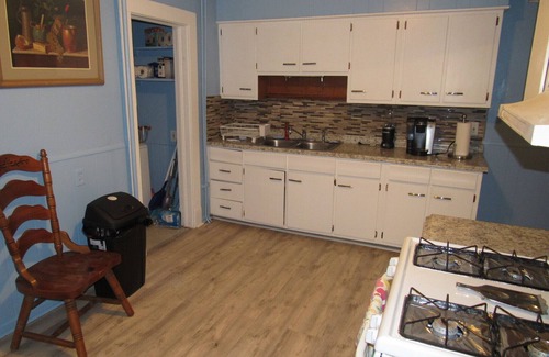 Center House | Charming 3-bedroom house with WiFi, Workspace, Washer/Dryer in Manchester