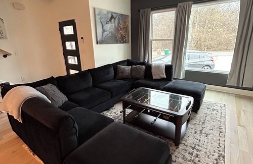 Madison House | Charming 3-bedroom house - 10 minutes from Broadway