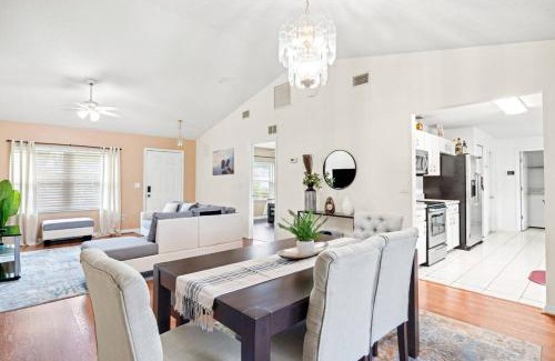 Palm Coast House | Charming 3-bedroom house & WiFi - Spotless Villas