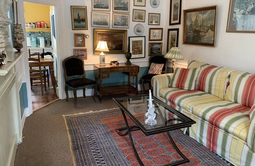 Rockland House | Charming 3-bedroom house minutes from Harbor and Main Street with WiFi and AC