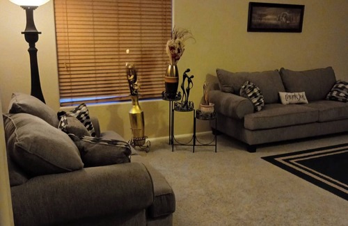 Buckeye House | Charming 3-bedroom house with WiFi and AC in lovely Buckeye