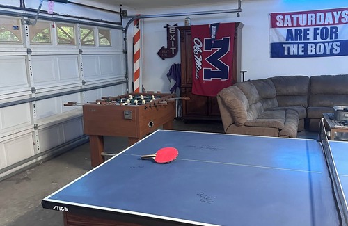 Oxford House | Charming 3-bedroom house in Oxford with Game Room and WiFi