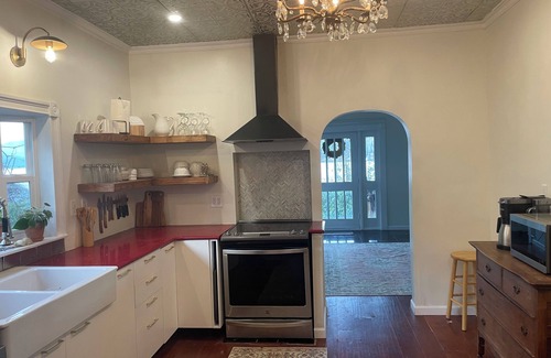 Mason County House | Charming 3-bedroom house with AC, WiFi in peaceful Union