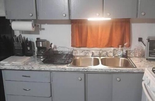 Henrico House | Charming 3-bedroom mobile home with WiFi and AC in lovely Henrico