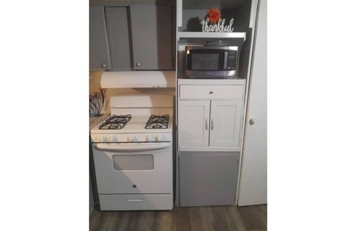 Henrico House | Charming 3-bedroom mobile home with WiFi and AC in lovely Henrico