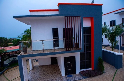 Accra House | Charming 3-bedroom ocean view estate with WiFi, AC in adorable Kokrobite
