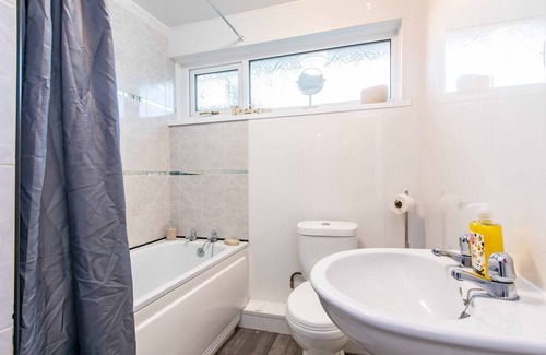 Wallsend House | Charming 3-Bedroom Terrace House with Private Enclosed Garden