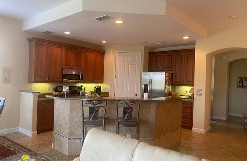 Nokomis House | Charming 3-bedroom townhome with AC and WiFi in Venentian Golf and River Club