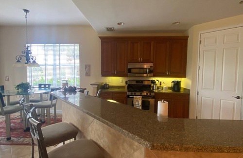 Nokomis House | Charming 3-bedroom townhome with AC and WiFi in Venentian Golf and River Club