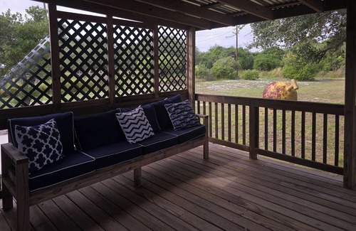 Aransas Pass Cottage | Charming 3-bedroom cottage in serene Aransas Pass with AC, WiFi