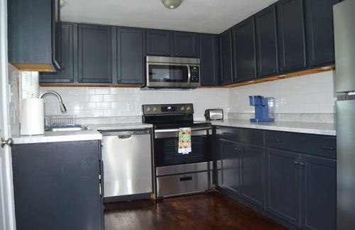 Como House | Charming 3-bedroom house with WiFi and AC in lovely Lake Geneva