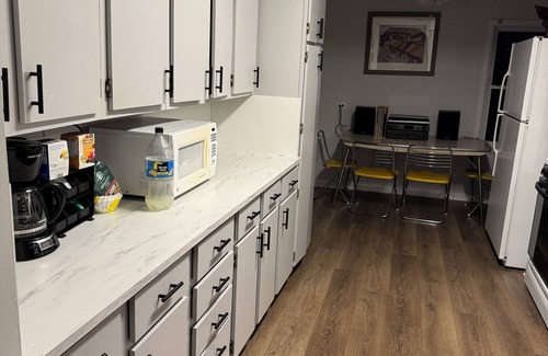 Lake Zurich House | Charming 3-bedroom house in Lake Zurich with AC, fitness room, WiFi