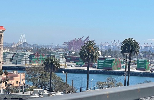 Central San Pedro House | Charming 3-bedroom house in marvelous Los Angeles with WiFi, AC