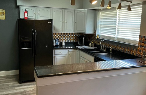 Seabrook House | Charming 3 bedroom home