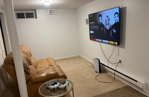 Hopelawn House | Charming 3-bedroom house with WiFi and AC in Perth Amboy