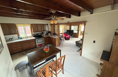 Brier Hill House | Charming 3-bedroom WATERFRONT cabin on the St. Lawrence River!