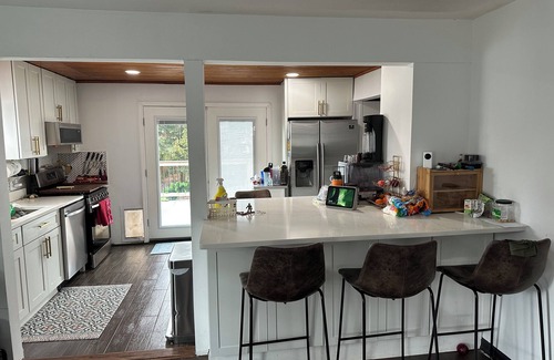 West Hempstead House | Charming 3BR Retreat WiFi, AC & Serenity in West Hempstead