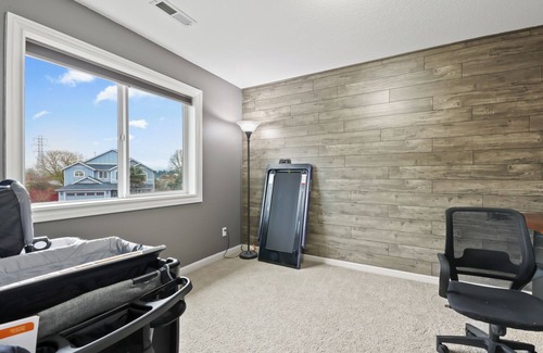 North Image House | Charming 4-bedroom family friendly house with WiFi and AC in fabulous Vancouver