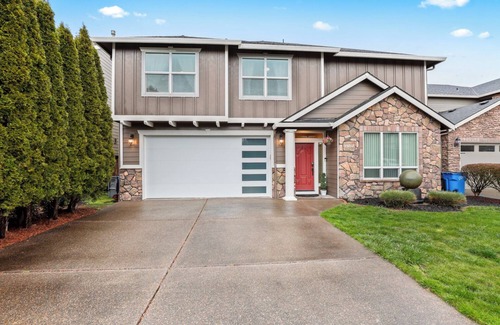 North Image House | Charming 4-bedroom family friendly house with WiFi and AC in fabulous Vancouver