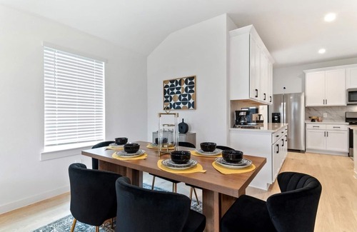 Barker House | Charming 4-bedroom house with AC, WiFi in peaceful Fulshear