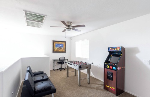 Maricopa House | Charming 4-bedroom house in marvelous Maricopa. Close to major freeways. AC/WIFI