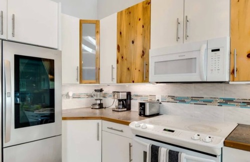 Bryn Mawr House | Charming 4-bedroom house with AC and WiFi in beautiful Orlando