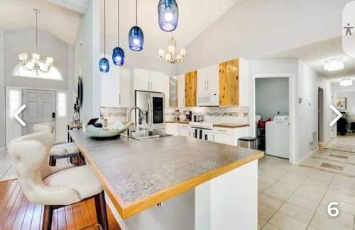 Bryn Mawr House | Charming 4-bedroom house with AC and WiFi in beautiful Orlando