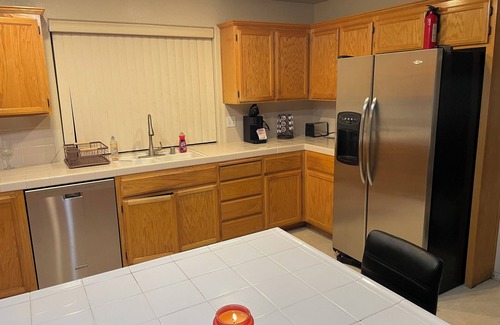 Merced House | Charming 4-bedroom house 4 min away UC Merced - Yosemite