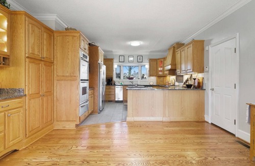 Piney Flats House | Charming 4 Bedroom House on the Lake in Piney Flats