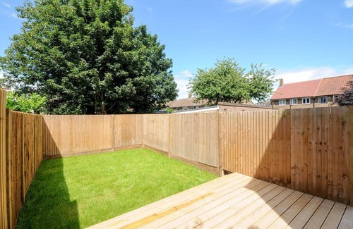 Perry Vale Apartment | Charming 5 Star 3 Bed London Flat, Garden, Parking