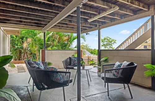 Kedron House | Charming 5BR Family Home w/Pool 10min from Airport