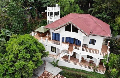 Puerto Galera House | Charming 6-Bed House in Puerto Galera