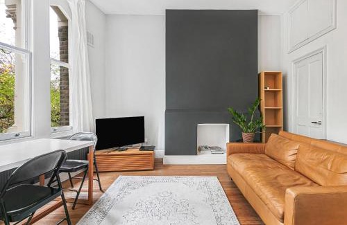 Brixton Apartment | Charming and Spacious Apartment in Central Brixton