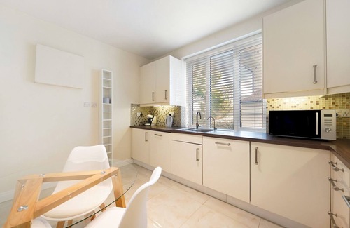 Childs Hill Apartment | Charming and stylish flat in NW3 | Pass the Keys