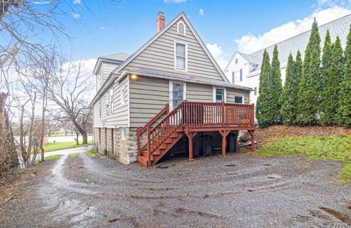 Village of New York Mills Apartment | Charming apartment with AC in lovely New York Mills
