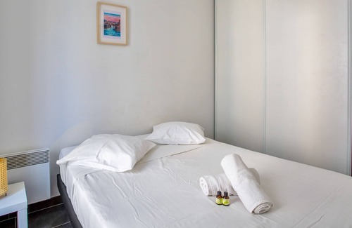 Le Pharo Apartment | Charming apartment 100m to the beach in Marseille - Welkeys