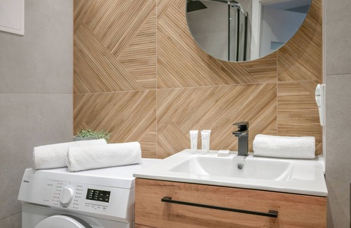 Krowodrza Apartment | Charming Apartment for 6 by Renters