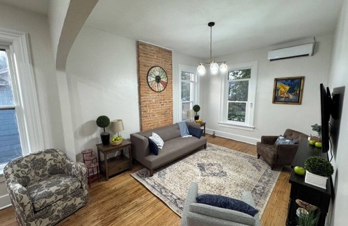 Keokuk Apartment | Charming apartment in historic home. Perfect launch pad to visit to Nauvoo!