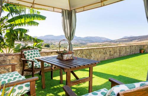 Cruz de Humilladero Apartment | Charming Apartment in Los Prados, Málaga - 45 m² with Pool