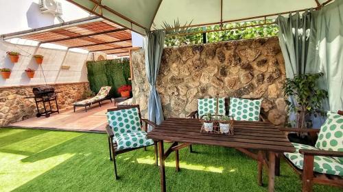 Cruz de Humilladero Apartment | Charming Apartment in Los Prados, Málaga - 45 m² with Pool