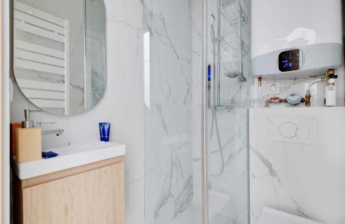 Les Puces de Saint-Ouen Apartment | Charming Appt - 1BDR 4P - Saint Ouen
