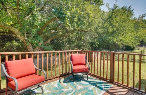 Fayetteville House | Charming Arkansas Retreat with Deck, Near Downtown!