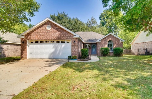 Fayetteville House | Charming Arkansas Retreat with Deck, Near Downtown!