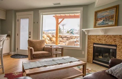 Park City House | Charming Basement Suite with a Mountain View