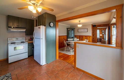Cheboygan House | Charming Black Lakefront Cottage w/Pickleball Court-Summer weeks still available