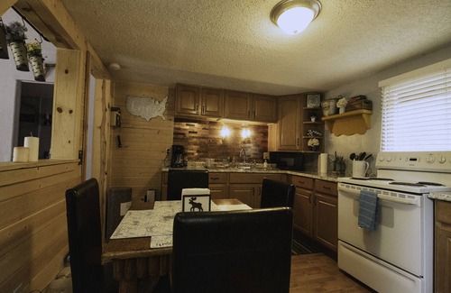 Meadow View Heights Cabin | Charming Blue Farmhouse Cabin