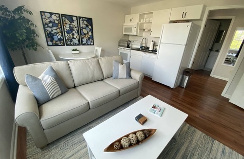 Old Town Bluffton Condo | CHARMING BLUFFTON FLAT NEAR HILTON HEAD, MAY RIVER, SHOPPINGS