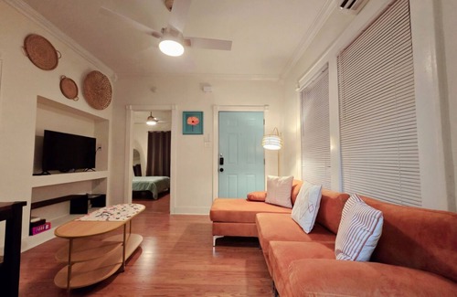 Alta Vista House | Charming bungalow in DowntownSan Antonio. Covered Carport! Laundry! Private Yard