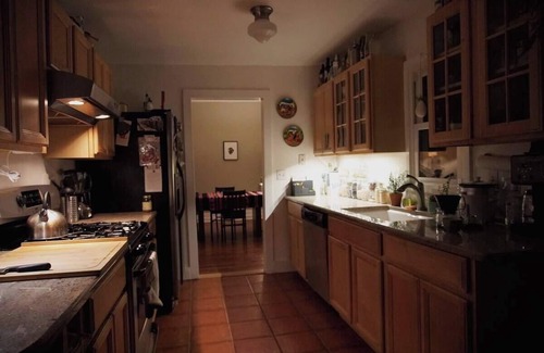 Cabbagetown House | Charming bungalow in walkable historic district