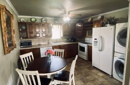 Kiefer House | Charming Bungalow-safe area-8 minutes from S Tulsa